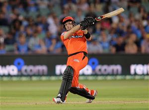 ADELAIDE, AUSTRALIA - DECEMBER 31: Jason Roy of the Perth Scorchers bats during the Big Bash League match between the Adelaide Strikers and the Perth Scorchers at Adelaide Oval, on December 31, 2020, in Adelaide, Australia. (Photo by Daniel Kalisz/Getty Images)