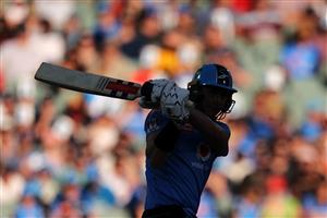 ADELAIDE, AUSTRALIA - DECEMBER 31: Matthew Renshaw of the Adelaide Strikers bats during the Big Bash League match between the Adelaide Strikers and the Perth Scorchers at Adelaide Oval, on December 31, 2020, in Adelaide, Australia. (Photo by Daniel Kalisz/Getty Images)