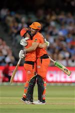 ADELAIDE, AUSTRALIA - DECEMBER 31: (L-R) Josh Inglis of the Perth Scorchers and Mitch Marsh of the Perth Scorchers celebrate during the Big Bash League match between the Adelaide Strikers and the Perth Scorchers at Adelaide Oval, on December 31, 2020, in Adelaide, Australia. (Photo by Daniel Kalisz/Getty Images)