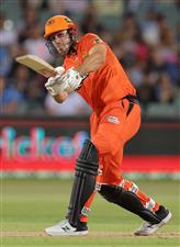 ADELAIDE, AUSTRALIA - DECEMBER 31: Mitch Marsh of the Perth Scorchers bats during the Big Bash League match between the Adelaide Strikers and the Perth Scorchers at Adelaide Oval, on December 31, 2020, in Adelaide, Australia. (Photo by Daniel Kalisz/Getty Images)