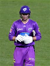 BRISBANE, AUSTRALIA - DECEMBER 30: Pete Handscomb of the Hurricanes looks dejected after losing his wicket during the Big Bash League match between the Hobart Hurricanes and Brisbane Heat at The Gabba, on December 30, 2020, in Brisbane, Australia. (Photo by Bradley Kanaris/Getty Images)