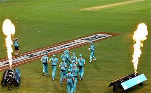 BRISBANE, AUSTRALIA - DECEMBER 30: The Heat players enter the field of play during the Big Bash League match between the Hobart Hurricanes and Brisbane Heat at The Gabba, on December 30, 2020, in Brisbane, Australia. (Photo by Bradley Kanaris/Getty Images)
