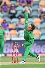 HOBART, AUSTRALIA - JANUARY 04: Adam Zampa of the Stars prepares to bowl during the Big Bash League match between the Melbourne Stars and the Hobart Hurricanes at Blundstone Arena, on January 04, 2021, in Hobart, Australia. (Photo by Steve Bell/Getty Images)