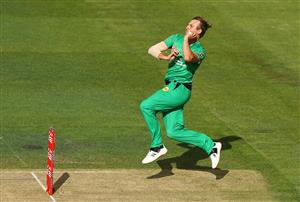 HOBART, AUSTRALIA - JANUARY 04: Sam Rainbird of the Melbourne Stars bowl during the Big Bash League match between the Melbourne Stars and the Hobart Hurricanes at Blundstone Arena, on January 04, 2021, in Hobart, Australia. (Photo by Robert Cianflone/Getty Images)