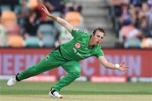 HOBART, AUSTRALIA - JANUARY 04: Sam Rainbird of the Stars fields the ball during the Big Bash League match between the Melbourne Stars and the Hobart Hurricanes at Blundstone Arena, on January 04, 2021, in Hobart, Australia. (Photo by Steve Bell/Getty Images)