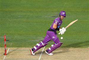 HOBART, AUSTRALIA - JANUARY 04: D'arcy Short of the Hobart Hurricanes bats during the Big Bash League match between the Melbourne Stars and the Hobart Hurricanes at Blundstone Arena, on January 04, 2021, in Hobart, Australia. (Photo by Robert Cianflone/Getty Images)
