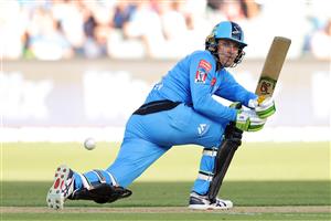 ADELAIDE, AUSTRALIA - JANUARY 05: Alex Carey of the Adelaide Strikers bats during the Big Bash League match between the Melbourne Renegades and the Adelaide Strikers at Adelaide Oval, on January 05, 2021, in Adelaide, Australia. (Photo by Daniel Kalisz/Getty Images)