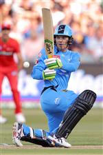 ADELAIDE, AUSTRALIA - JANUARY 05: Alex Carey of the Adelaide Strikers bats during the Big Bash League match between the Melbourne Renegades and the Adelaide Strikers at Adelaide Oval, on January 05, 2021, in Adelaide, Australia. (Photo by Daniel Kalisz/Getty Images)