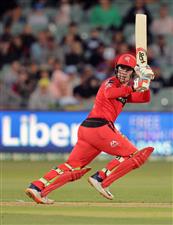 ADELAIDE, AUSTRALIA - JANUARY 05: Mackenzie Harvey of the Renegades bats during the Big Bash League match between the Melbourne Renegades and the Adelaide Strikers at Adelaide Oval, on January 05, 2021, in Adelaide, Australia. (Photo by Daniel Kalisz/Getty Images)