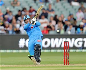 ADELAIDE, AUSTRALIA - JANUARY 05: Ryan Gibson of the Adelaide Strikers bats during the Big Bash League match between the Melbourne Renegades and the Adelaide Strikers at Adelaide Oval, on January 05, 2021, in Adelaide, Australia. (Photo by Daniel Kalisz/Getty Images)
