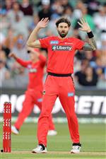ADELAIDE, AUSTRALIA - JANUARY 05: Kane Richardson of the Renegades reacts during the Big Bash League match between the Melbourne Renegades and the Adelaide Strikers at Adelaide Oval, on January 05, 2021, in Adelaide, Australia. (Photo by Daniel Kalisz/Getty Images)
