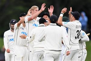 CHRISTCHURCH, NEW ZEALAND - JANUARY 05: Kyle Jamieson of New Zealand is congratulated by team mates after dismissing Shan Masood of Pakistan during day three of the Second Test match in the series between New Zealand and Pakistan at Hagley Oval on January 05, 2021 in Christchurch, New Zealand. (Photo by Kai Schwoerer/Getty Images)