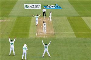 CHRISTCHURCH, NEW ZEALAND - JANUARY 05: Umpire Chris Brown looks on as Shaheen Shah Afridi of Pakistan unsuccessfully appeals for the wicket of Henry Nicholls of New Zealand during day three of the Second Test match in the series between New Zealand and Pakistan at Hagley Oval on January 05, 2021 in Christchurch, New Zealand. (Photo by Kai Schwoerer/Getty Images)