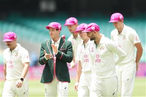 SYDNEY, AUSTRALIA - JANUARY 05: Tim Paine of Australia claps following an Australian team photo during an Australian nets session at the Sydney Cricket Ground on January 05, 2021 in Sydney, Australia. (Photo by Mark Metcalfe/Getty Images)