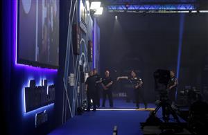 LONDON, ENGLAND - JANUARY 03: Gerwyn Price of Wales in action during the Finals against Gary Anderson of Scotland during Day Sixteen of The PDC William Hill World Darts Championship at Alexandra Palace on January 03, 2021 in London, England. (Photo by Luke Walker/Getty Images)