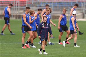 MELBOURNE, AUSTRALIA - JANUARY 06: Bulldogs head coach Luke Beveridge looks on during a Western Bulldogs AFL training session at Whitten Oval on January 06, 2021 in Melbourne, Australia. (Photo by Mike Owen/Getty Images)