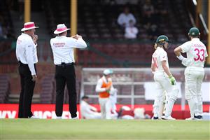 SYDNEY, AUSTRALIA - JANUARY 07: Umpire Paul Reiffel calls for a DR review after Will Pucovski of Australia was given out caught behind only to have the decision overturned after a DRS challenge during day one of the Third Test match in the series between Australia and India at Sydney Cricket Ground on January 07, 2021 in Sydney, Australia. (Photo by Mark Kolbe/Getty Images)