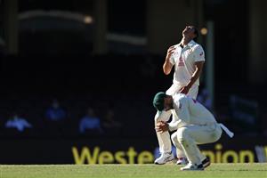 SYDNEY, AUSTRALIA - JANUARY 11: Mitchell Starc of Australia reacts after Tim Paine of Australia dropped a catch from a shot from Hanuma Vihari of India during day five of the 3rd Test match in the series between Australia and India at Sydney Cricket Ground on January 11, 2021 in Sydney, Australia. (Photo by Ryan Pierse/Getty Images)
