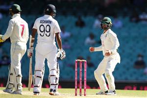 SYDNEY, AUSTRALIA - JANUARY 11: Ravichandran Ashwin of India speaks to Matthew Wade of Australia during day five of the Third Test match in the series between Australia and India at Sydney Cricket Ground on January 11, 2021 in Sydney, Australia. (Photo by Mark Kolbe/Getty Images)