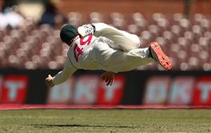 SYDNEY, AUSTRALIA - JANUARY 11: Steve Smith of Australia fields the ball during day five of the 3rd Test match in the series between Australia and India at Sydney Cricket Ground on January 11, 2021 in Sydney, Australia. (Photo by Ryan Pierse/Getty Images)