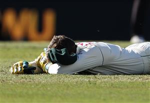 SYDNEY, AUSTRALIA - JANUARY 11: Tim Paine of Australia reacts after dropping a catch off Hanuma Vihari of India during day five of the 3rd Test match in the series between Australia and India at Sydney Cricket Ground on January 11, 2021 in Sydney, Australia. (Photo by Ryan Pierse/Getty Images)