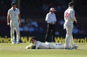 SYDNEY, AUSTRALIA - JANUARY 11: Tim Paine of Australia reacts after dropping a catch off Hanuma Vihari of India during day five of the 3rd Test match in the series between Australia and India at Sydney Cricket Ground on January 11, 2021 in Sydney, Australia. (Photo by Ryan Pierse/Getty Images)