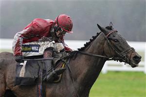 NEWBURY, ENGLAND - JANUARY 20: Sam Twiston-Davies riding Gowel Road win The MansionBet's Faller Insurance Handicap Hurdle at Newbury Racecourse on January 20, 2021 in Newbury, England. Due to the Coronavirus pandemic, owners along with the paying public will not be allowed to attend the meeting. (Photo by Alan Crowhurst/Getty Images)