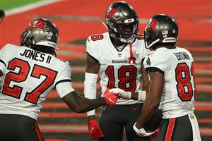 TAMPA, FLORIDA - FEBRUARY 07: Antonio Brown #81 of the Tampa Bay Buccaneers celebrates after catching a 1-yard touchdown in the second quarter against the Kansas City Chiefs in Super Bowl LV at Raymond James Stadium on February 07, 2021 in Tampa, Florida. (Photo by Mike Ehrmann/Getty Images)