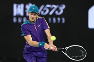 MELBOURNE, AUSTRALIA - FEBRUARY 08: Jannik Sinner of Italy plays a forehand in his Men