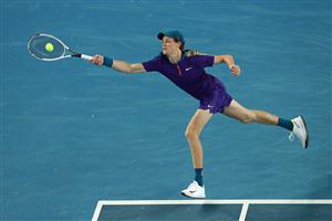 MELBOURNE, AUSTRALIA - FEBRUARY 08: Jannik Sinner of Italy plays a forehand in his Men