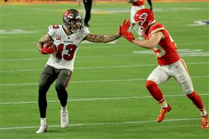 TAMPA, FLORIDA - FEBRUARY 07: Mike Evans #13 of the Tampa Bay Buccaneers makes a reception past during the second quarter against the Kansas City Chiefs in Super Bowl LV at Raymond James Stadium on February 07, 2021 in Tampa, Florida. (Photo by Mike Ehrmann/Getty Images)