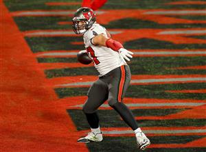 TAMPA, FLORIDA - FEBRUARY 07: Rob Gronkowski #87 of the Tampa Bay Buccaneers spikes the ball after scoring a 17 yard touchdown in the second quarter against the Kansas City Chiefs in Super Bowl LV at Raymond James Stadium on February 07, 2021 in Tampa, Florida. (Photo by Kevin C. Cox/Getty Images)