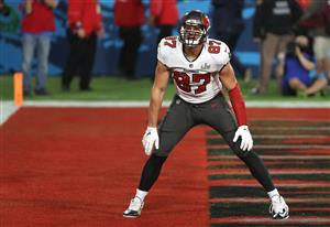 TAMPA, FLORIDA - FEBRUARY 07: Rob Gronkowski #87 of the Tampa Bay Buccaneers reacts after scoring a 17 yard touchdown in the second quarter against the Kansas City Chiefs in Super Bowl LV at Raymond James Stadium on February 07, 2021 in Tampa, Florida. (Photo by Patrick Smith/Getty Images)