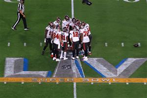 TAMPA, FLORIDA - FEBRUARY 07: The Tampa Bay Buccaneers huddle during the second quarter against the Kansas City Chiefs in Super Bowl LV at Raymond James Stadium on February 07, 2021 in Tampa, Florida. (Photo by Mike Ehrmann/Getty Images)