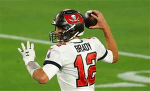 TAMPA, FLORIDA - FEBRUARY 07: Tom Brady #12 of the Tampa Bay Buccaneers looks to pass during the second quarter against the Kansas City Chiefs in Super Bowl LV at Raymond James Stadium on February 07, 2021 in Tampa, Florida. (Photo by Kevin C. Cox/Getty Images)