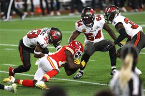 TAMPA, FLORIDA - FEBRUARY 07: Jordan Whitehead #33 of the Tampa Bay Buccaneers tackles Tyreek Hill #10 of the Kansas City Chiefs during the second quarter in Super Bowl LV at Raymond James Stadium on February 07, 2021 in Tampa, Florida. (Photo by Patrick Smith/Getty Images)