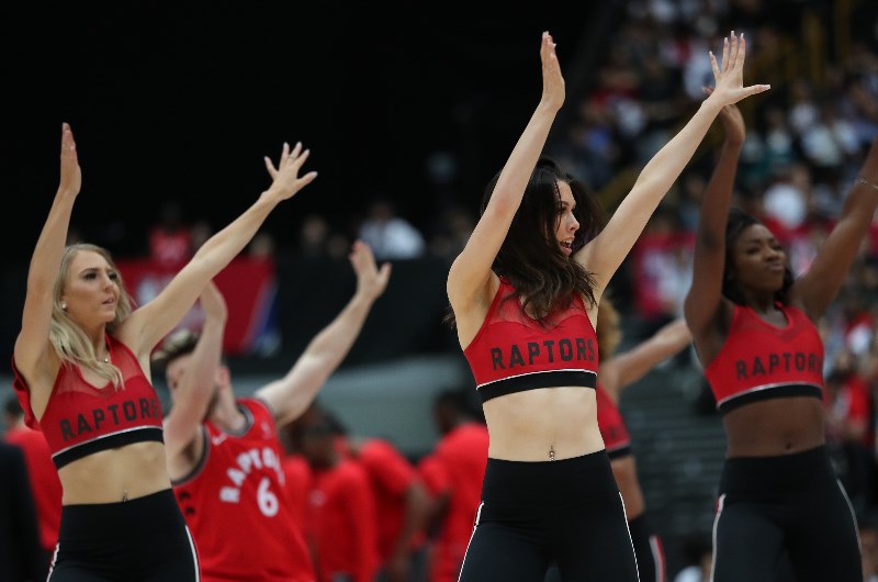 raptors cheerleaders