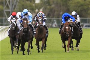 SYDNEY, AUSTRALIA - FEBRUARY 20: Rachel King on Nimalee (light blue) wins race 3 the NSW Jockeys Association Handicap
during Sydney Racing at Rosehill Gardens on February 20, 2021 in Sydney, Australia. (Photo by Mark Evans/Getty Images)