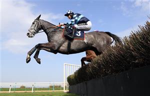 SOUTHWELL, ENGLAND - MARCH 31: No Risk Des Flos ridden by Aiden Coleman on their way to winning the Download The At The Races App Novices' Hurdle (GBB Race) at Southwell Racecourse on March 31, 2021 in Southwell, England. (Photo by Mike Egerton-Pool/Getty Images)