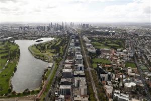 MELBOURNE, AUSTRALIA - APRIL 14: A general view of the Formula 1 Australian Grand Prix track in Albert Park on April 14, 2021 in Melbourne, Australia. (Photo by Darrian Traynor/Getty Images)