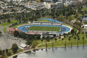 MELBOURNE, AUSTRALIA - APRIL 14: A general view of the Formula 1 Australian Grand Prix track in Albert Park on April 14, 2021 in Melbourne, Australia. (Photo by Darrian Traynor/Getty Images)