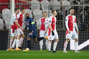PRAGUE, CZECH REPUBLIC - APRIL 15: Players of Slavia Praha look dejected after Alexandre Lacazette of Arsenal scored his team's second goal from the penalty spot during the UEFA Europa League Quarter Final Second Leg match between Slavia Praha and Arsenal FC at Sinobo Stadium on April 15, 2021 in Prague, Czech Republic. (Getty Images)