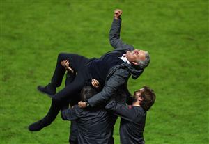 STOCKHOLM, SWEDEN - MAY 24: Jose Mourinho, Manager of Manchester United celebrates victory with his backroom staff following the UEFA Europa League Final between Ajax and Manchester United at Friends Arena on May 24, 2017 in Stockholm, Sweden. (Getty Images)