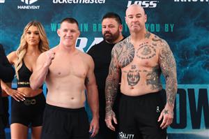 WOLLONGONG, AUSTRALIA - APRIL 20: Paul Gallen and Lucas Browne pose during the weigh in ahead of their bout at Novotel Wollongong Northbeach on April 20, 2021 in Wollongong, Australia. (Getty Images)
