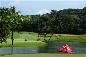 SINGAPORE, SINGAPORE - APRIL 26: Tournament staff prepare the green prior to the HSBC Women's World Championship at Sentosa Golf Club on April 26, 2021 in Singapore. (Getty Images)