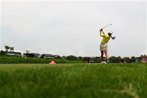 SINGAPORE, SINGAPORE - APRIL 30: Hee Young Park of South Korea plays her shot from the 17th tee during the second round of the HSBC Women's World Championship at Sentosa Golf Club on April 30, 2021 in Singapore. (Getty Images)