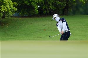 SINGAPORE, SINGAPORE - APRIL 30: Eun-Hee Ji of South Korea chips onto the 13th green during the second round of the HSBC Women's World Championship at Sentosa Golf Club on April 30, 2021 in Singapore. (Getty Images)