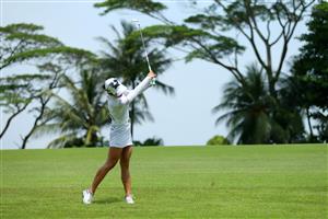 SINGAPORE, SINGAPORE - APRIL 30: Lydia Ko of New Zealand hits her second shot on the 18th hole during the second round of the HSBC Women's World Championship at Sentosa Golf Club on April 30, 2021 in Singapore. (Getty Images)