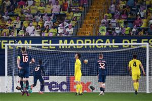 VILLARREAL, SPAIN - APRIL 29: Nicolas Pepe of Arsenal scores their team's first goal from the penalty spot during the UEFA Europa League Semi-final First Leg match between Villareal CF and Arsenal at Estadio de la Ceramica on April 29, 2021 in Villarreal, Spain. (Getty Images)
