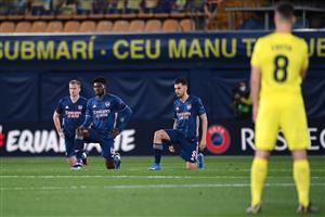 VILLARREAL, SPAIN - APRIL 29: Thomas Partey and Dani Ceballos of Arsenal take a knee in support of the Black Lives Matter movement prior to the UEFA Europa League Semi-final First Leg match between Villareal CF and Arsenal at Estadio de la Ceramica on April 29, 2021 in Villarreal, Spain. (Getty Images)